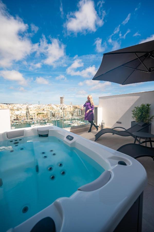 The Address Seafront Suites With Hot Tub Pietà Extérieur photo
