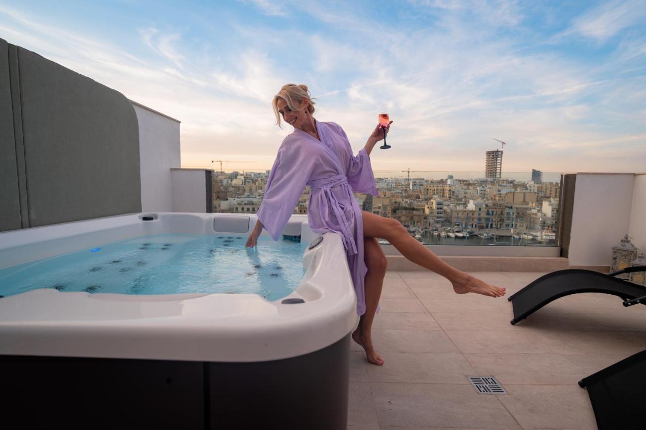 The Address Seafront Suites With Hot Tub Pietà Extérieur photo