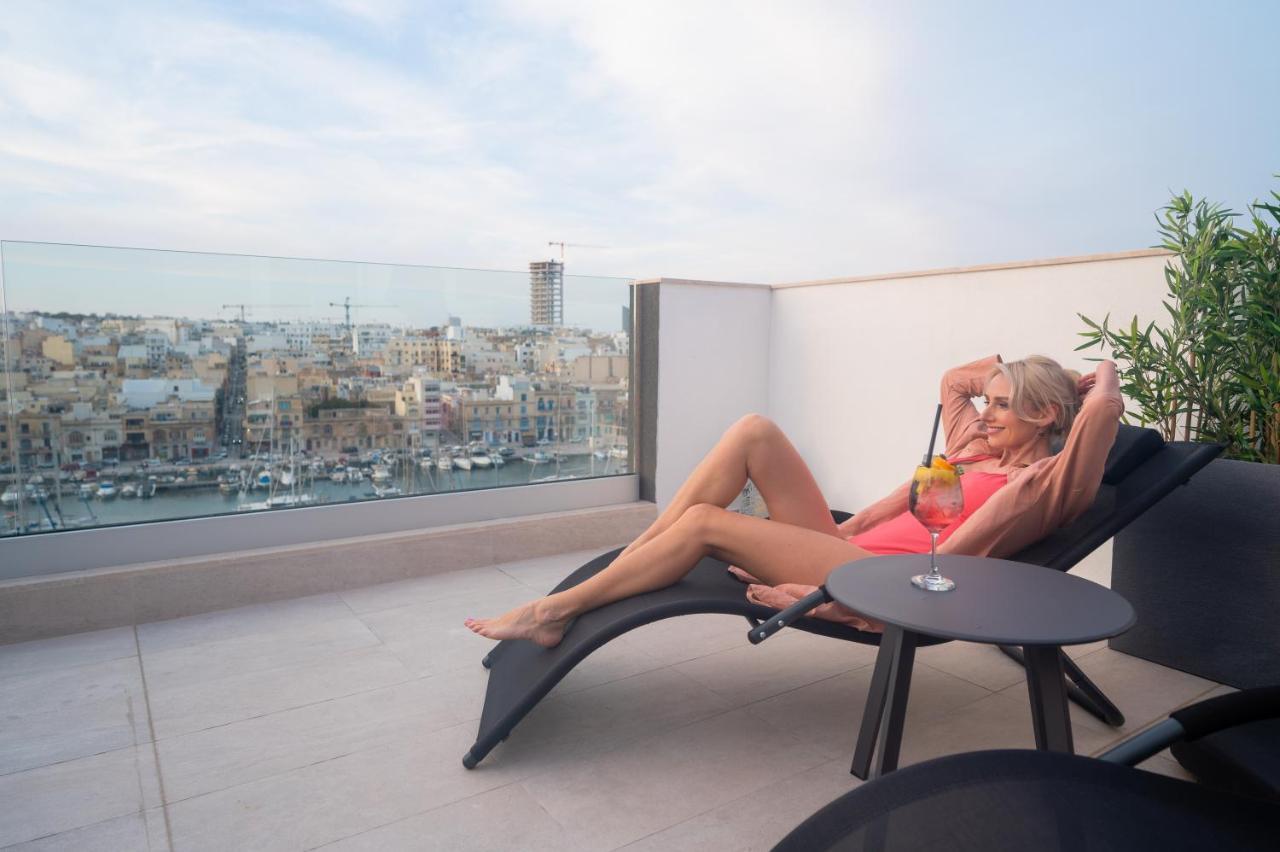 The Address Seafront Suites With Hot Tub Pietà Extérieur photo
