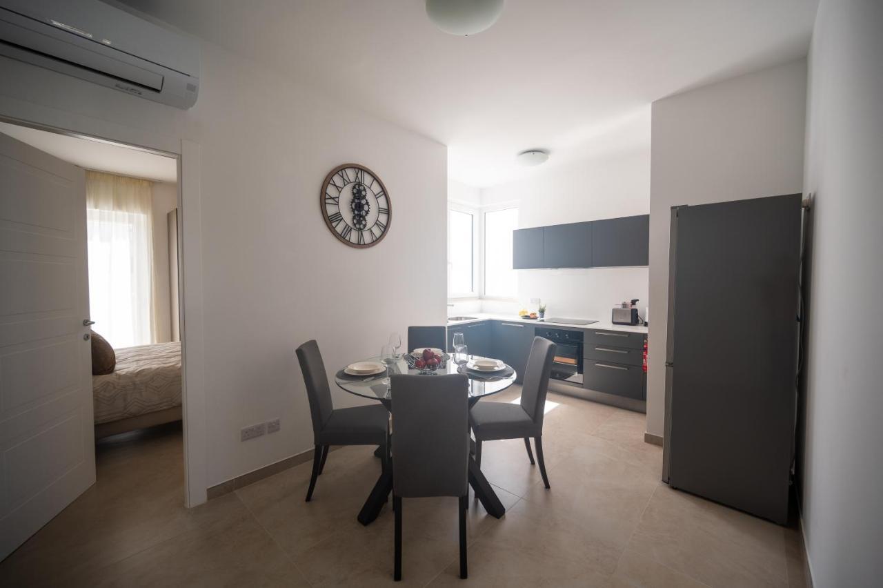 The Address Seafront Suites With Hot Tub Pietà Extérieur photo