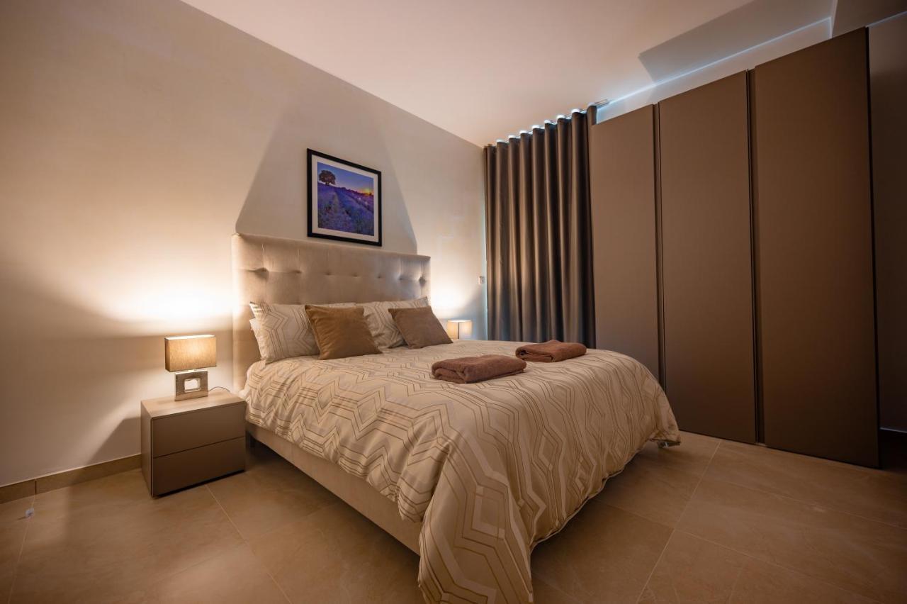 The Address Seafront Suites With Hot Tub Pietà Extérieur photo