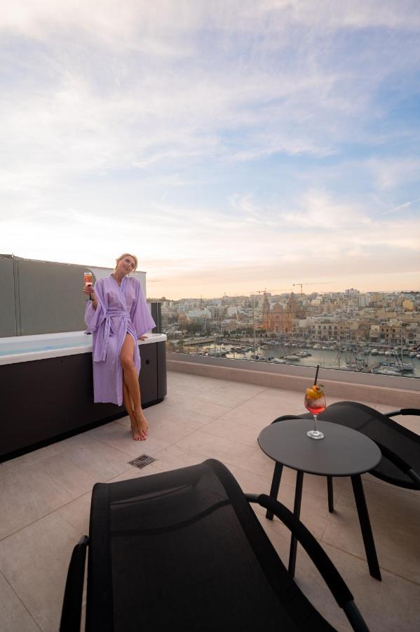 The Address Seafront Suites With Hot Tub Pietà Extérieur photo