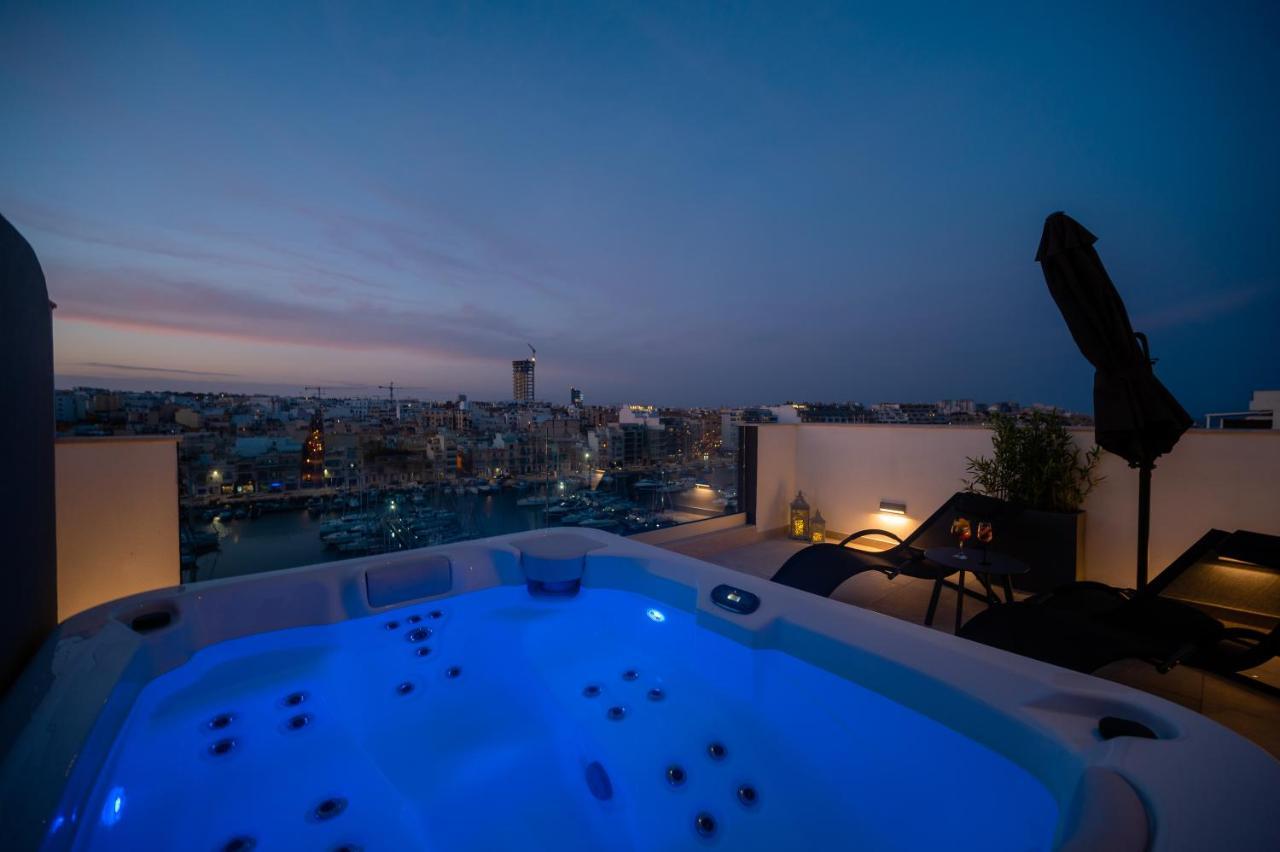 The Address Seafront Suites With Hot Tub Pietà Extérieur photo