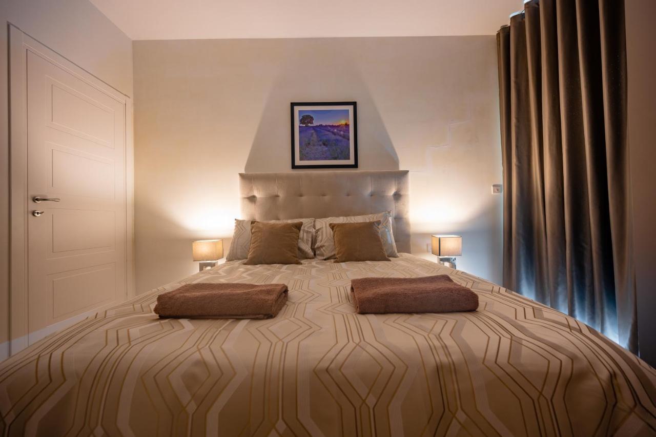 The Address Seafront Suites With Hot Tub Pietà Extérieur photo