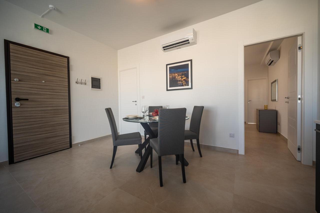 The Address Seafront Suites With Hot Tub Pietà Extérieur photo