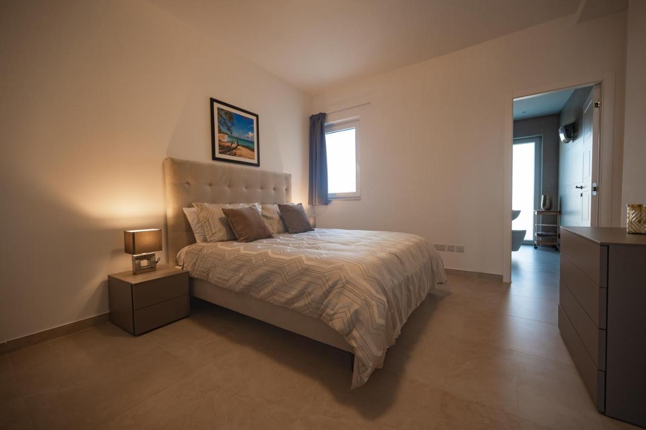 The Address Seafront Suites With Hot Tub Pietà Extérieur photo
